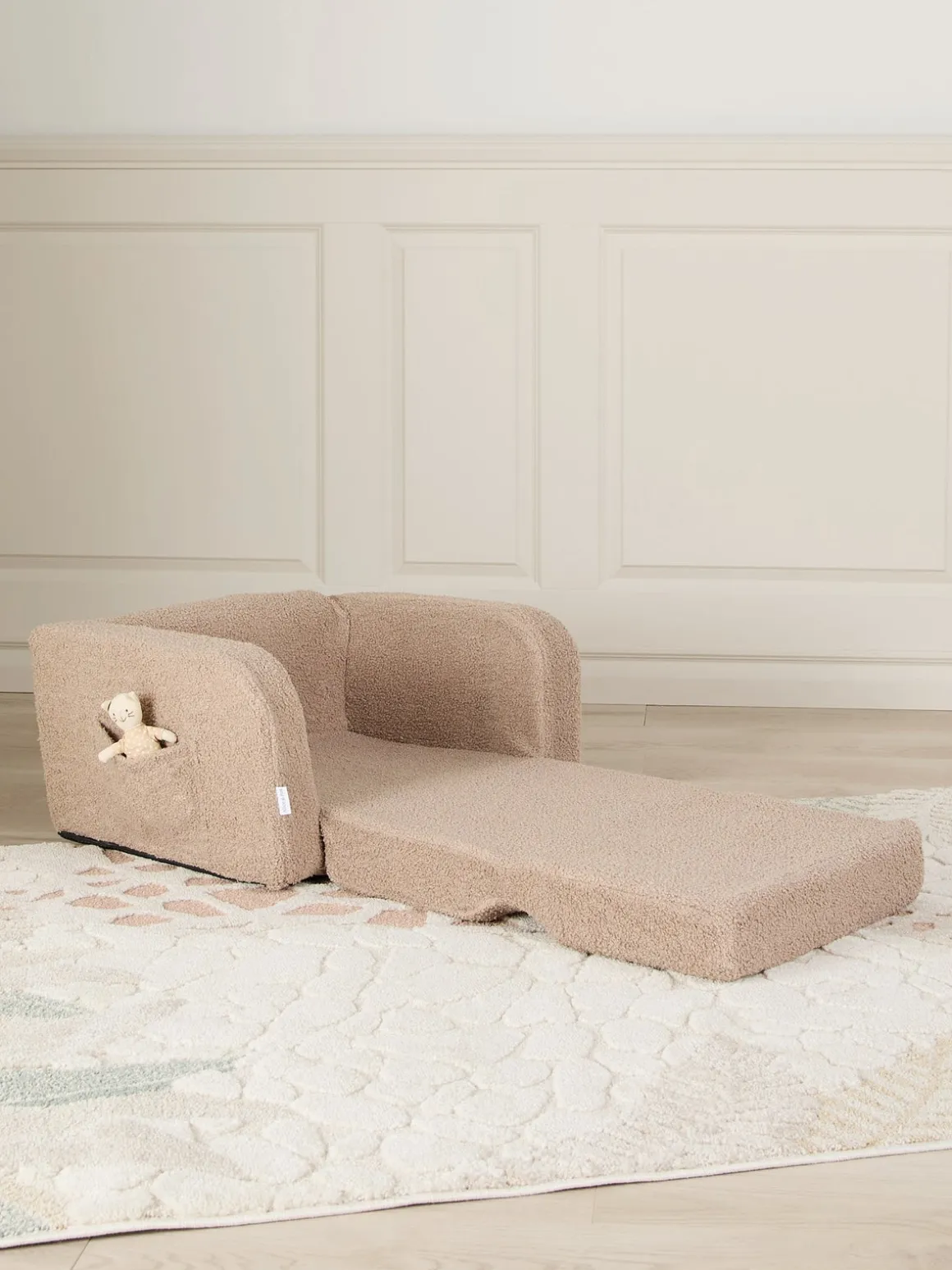 Alice & Fox MUSHY Foldbar Lænestol, Taupe Teddy