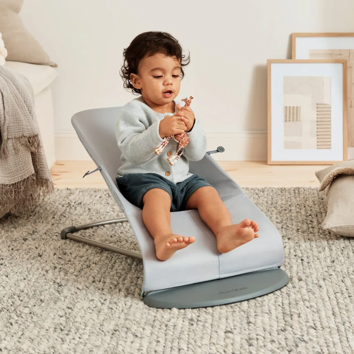 BabyBjörn Bliss Skråstol 3D Jersey inkl. Legetøj, Lysegrå