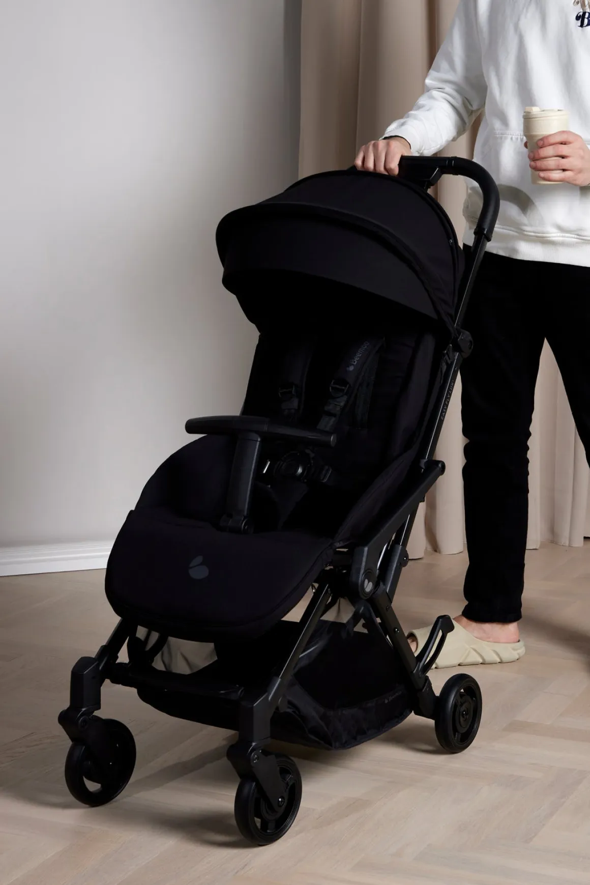 Beemoo Easy Fly Lux 4 Klapvogn inkl Padded Transporttaske, Jet Black