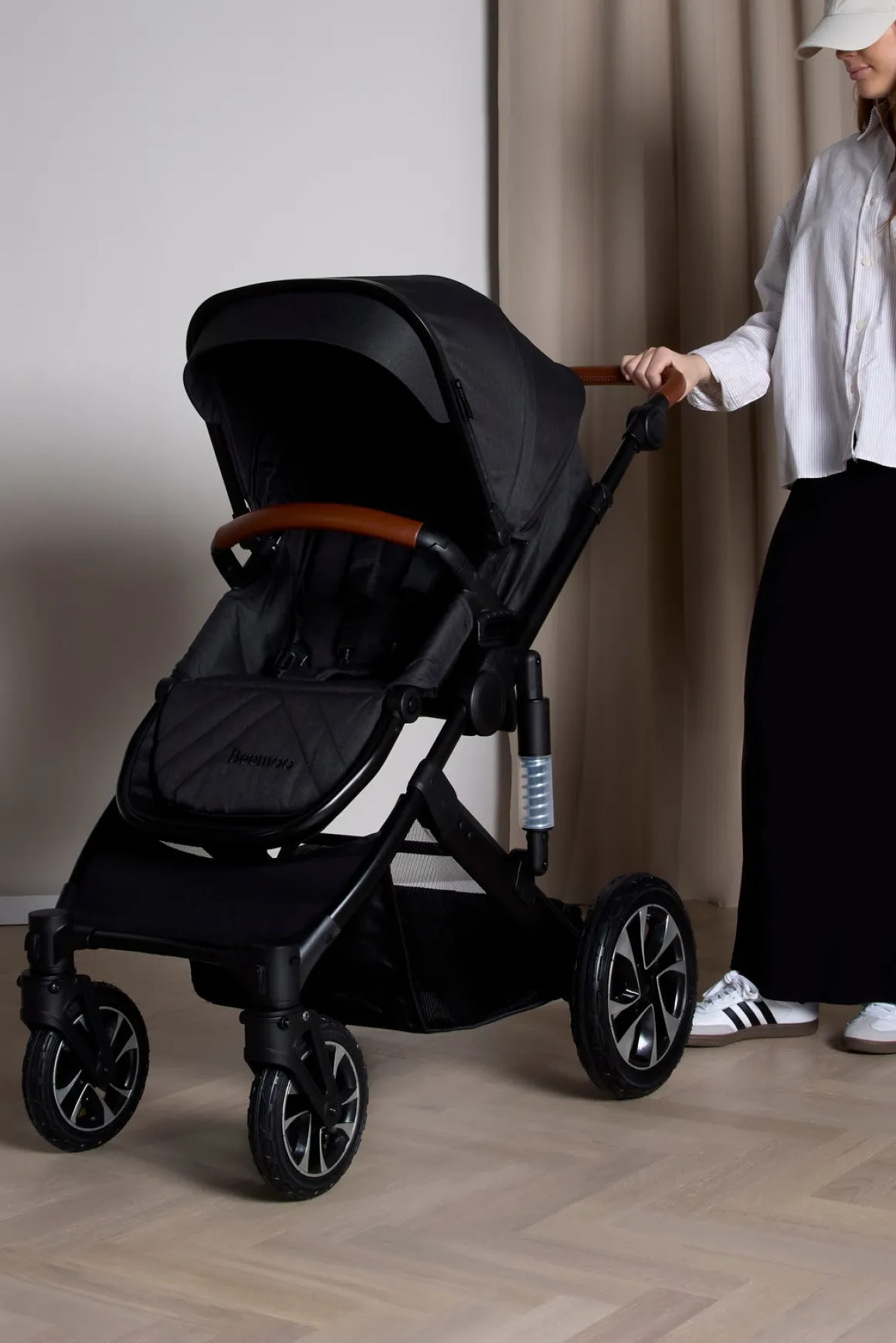 Beemoo Maxi 4 Duovogn inkl. Route i-Size Autostol Baby & ISOFIX Base, Black/Mineral Gray