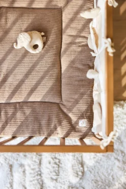 Jollein Playpen Legetæppe Cloudy Rib, Milky Coffee